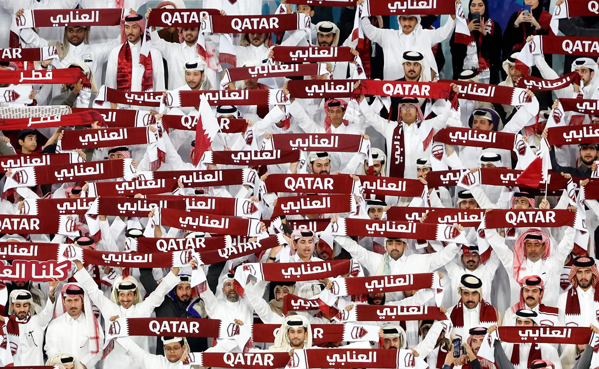 "مشيرب" تواكب مسير جمهور العنابي في سوق واقف قبل مواجهة عُمان